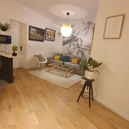 Center Paris, Amusing2bed Room,68sqm-5 Mins Eiffel Tour And Louvre Meusm ,gare Montparnasse ,front Metro