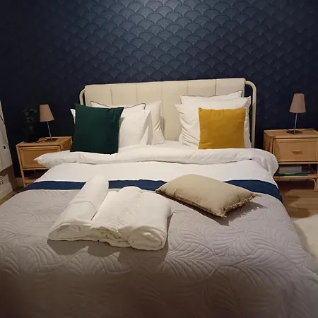 Center Paris, Amusing2bed Room,68sqm-5 Mins Eiffel Tour And Louvre Meusm ,gare Montparnasse ,front Metro