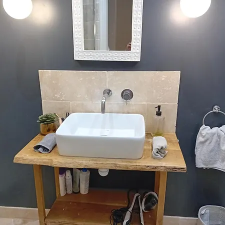 Appartement Center Paris, Amusing2bed Room,68sqm-5 Mins Eiffel Tour And Louvre Meusm ,gare Montparnasse ,front Metro Paris