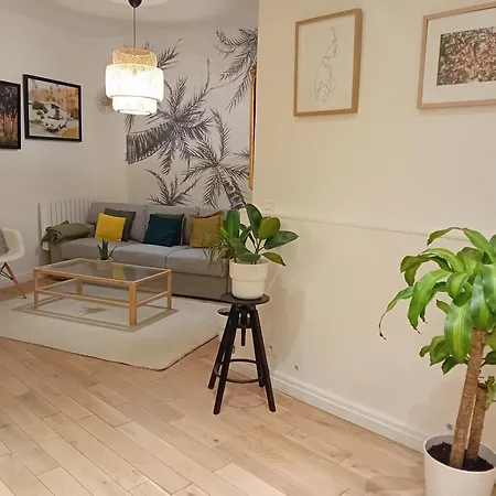 Center Paris, Amusing2bed Room,68sqm-5 Mins Eiffel Tour And Louvre Meusm ,gare Montparnasse ,front Metro Appartement Paris