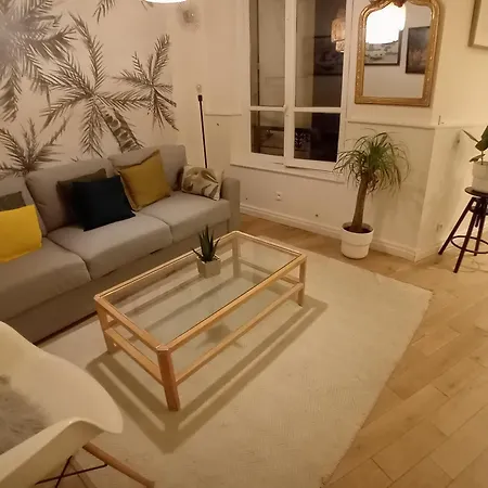 Center Paris, Amusing2bed Room,68sqm-5 Mins Eiffel Tour And Louvre Meusm ,gare Montparnasse ,front Metro