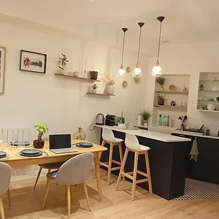 Appartement Center Paris, Amusing2bed Room,68sqm-5 Mins Eiffel Tour And Louvre Meusm ,gare Montparnasse ,front Metro *
