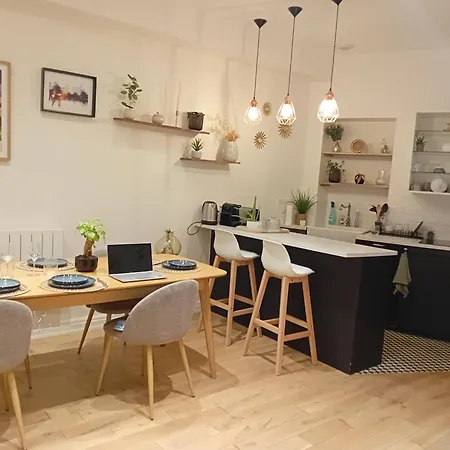 Appartement Center Paris, Amusing2bed Room,68sqm-5 Mins Eiffel Tour And Louvre Meusm ,gare Montparnasse ,front Metro Paris