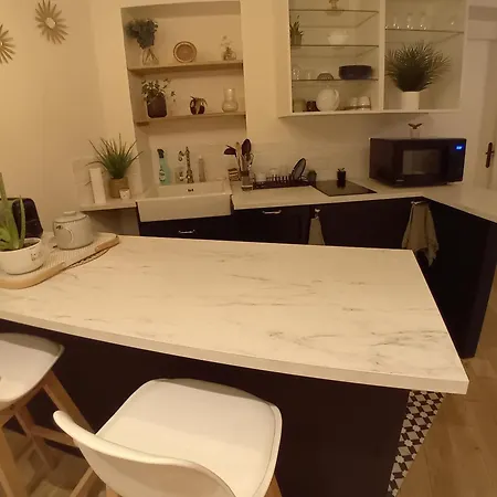 Center Paris, Amusing2bed Room,68sqm-5 Mins Eiffel Tour And Louvre Meusm ,gare Montparnasse ,front Metro