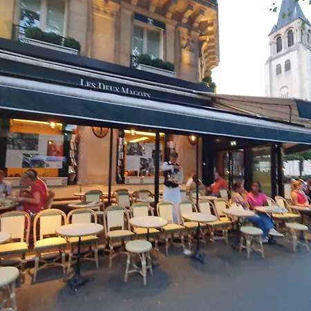 Center Paris, Amusing2bed Room,68sqm-5 Mins Eiffel Tour And Louvre Meusm ,gare Montparnasse ,front Metro Paris